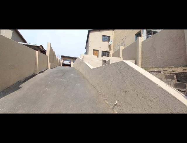 4 BEDROOM TOWNHOUSE FOR SALE IN CROSSMOOR